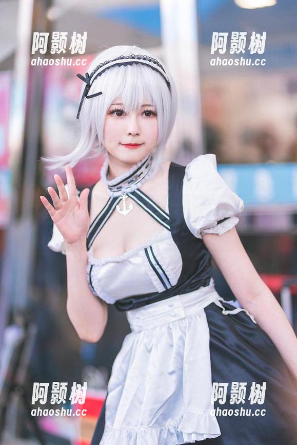 Arty亚缇带来的全套兔女郎写真，不小心咬了自己一口硬币……哈哈！-阿颢树