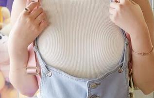 MiiTao蜜桃社 - 陆萱萱Cecilia最新睡衣原图：优雅与懒散的完美结合，值得一看！
