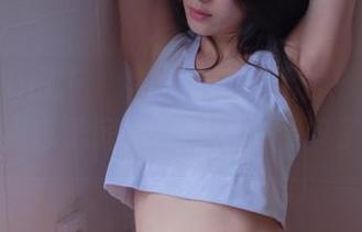 精选Min.E(민이)的裤里丝大赏：我刚才差点忘了喝水，眼睛都看醉了。
