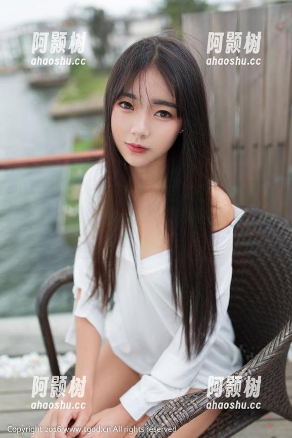 QingDouKe青豆客 - 哇，王语纯的空姐写真，让人恍惚间想穿着制服去出门，太有代入感了。-阿颢树