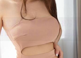 UGirls尤果网 - 曾嘉琪的毛衣写真：让你相信毛衣也能有‘说’的能力！