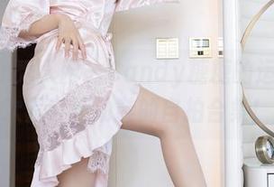 Xiuren秀人网 - Candy糖糖的运动：这次是穿运动鞋的自拍合集！