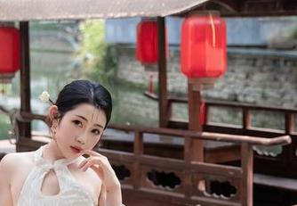Xiuren秀人网 - CherryBlessU的泳装写真，找个角落坐下慢慢欣赏