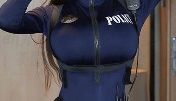 Xiuren秀人网 - 周周不吃香菜护士写真：美图让人想起了那句老话…