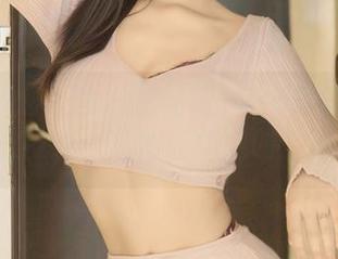 Xiuren秀人网 - 把喵喵JOJO的短裙写真集塞进口袋，高清让你随时“翻牌”!