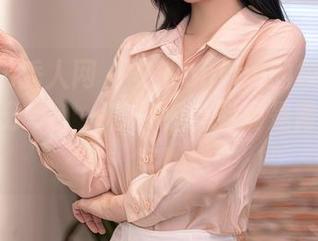 Xiuren秀人网 - 安然anran的校服逆袭：高清分享，一秒带你回到满是青春的教室！