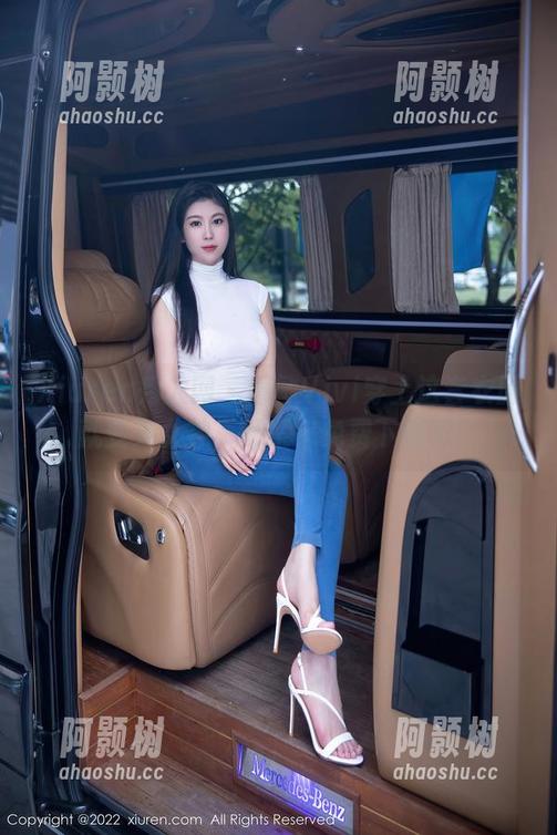 Xiuren秀人网 - 慧敏Vivi穿上这套衣服就变身女神，赶紧来免费下载吧！-阿颢树