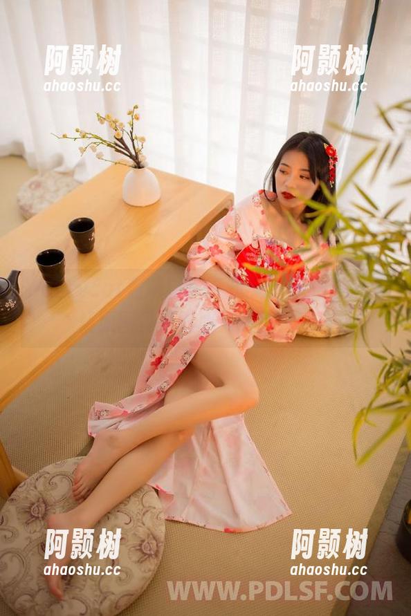 partycat轰趴猫 - 看过来，陈雅漫的空姐原图竟是我心灵的小机场！-阿颢树