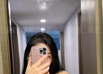 微密圈 - 不爱笑的赛琳的私拍短裤，轻松，随性，连转瞬即逝都透着一丝优雅