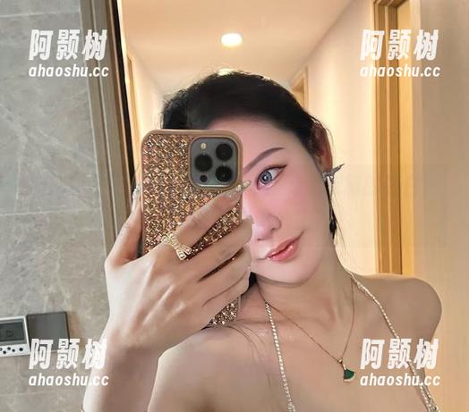 微密圈 - 不爱笑的赛琳新作：穿上定制的纯白，想不想变成白雪公主？-阿颢树