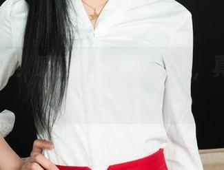 丽柜 - 看！晴晴在泳池里玩水，真不怕被淹死吗？