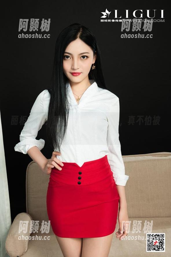 丽柜 - 看！晴晴在泳池里玩水，真不怕被淹死吗？-阿颢树