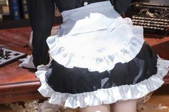 九柒喵化身体操服女神，白子的魅力在这张图片里闪耀得刺眼。