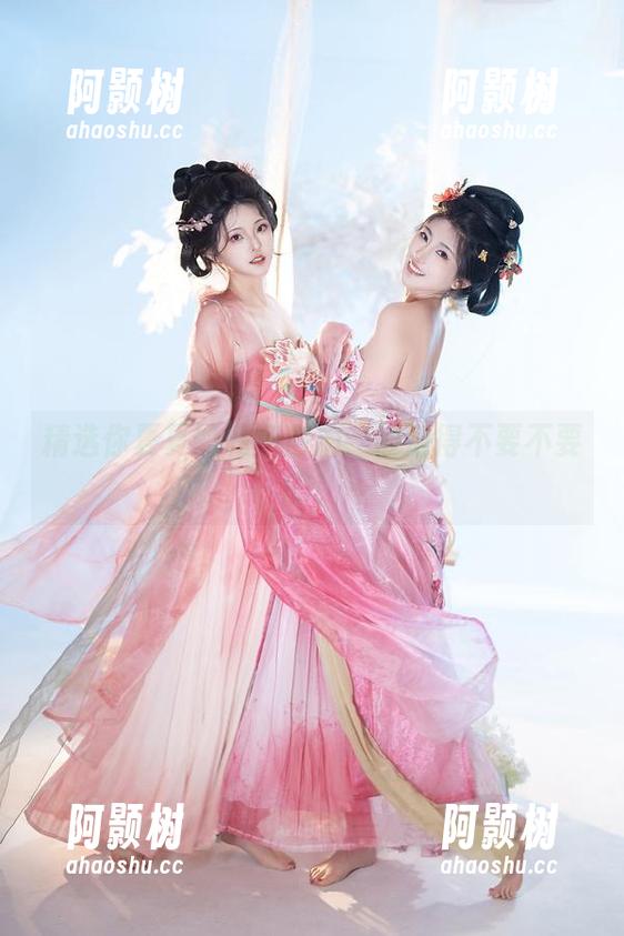 精选你夏夏的私汤自拍：被泡得不要不要的！-阿颢树
