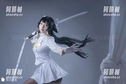 “兔玩映画”带你看公园里的黑丝，图库又多了一份调皮的夏季回忆。-阿颢树