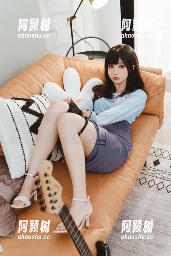 看凉凉子rioko天台竞泳的cos，突然觉得游泳是一场信仰的旅程……-阿颢树