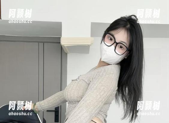 微密圈 - 可爱的肉巴和她的姐妹花，在线原图一波波，半腿黑色丝丝让我想起那个电影…（你懂的）-阿颢树