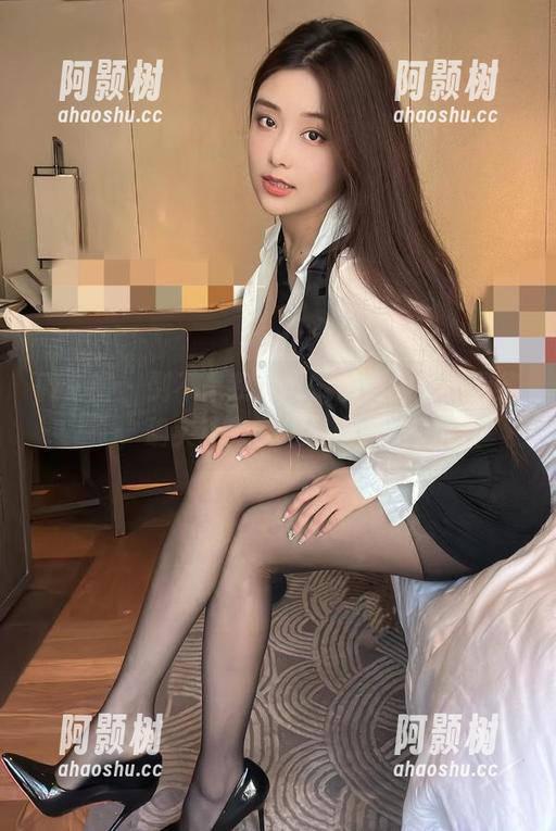 微密圈 - 倒不是我偏心，奶雯的女仆图集，确实让人老想多看几眼。-阿颢树
