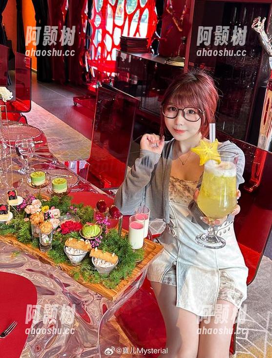 宝儿mysterial和女孩的cos，究竟能有多少套图可以聊？说不定有奇迹！-阿颢树