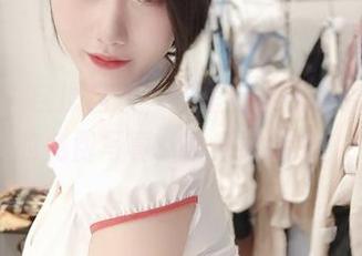微密圈 - 自撮自乐，这里有小玉吃果冻学姐的免费写真，快来瞧瞧吧！
