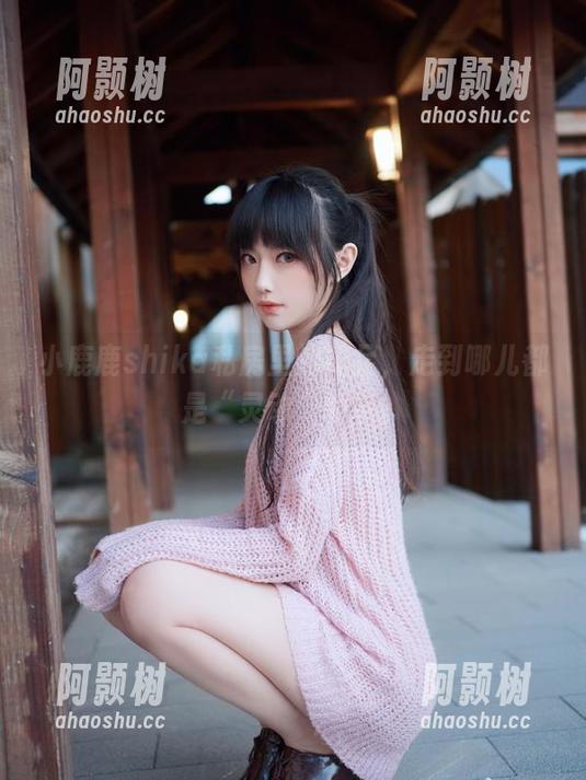 小鹿鹿shika私房里的裸足，走到哪儿都是“灵动”的呢。-阿颢树