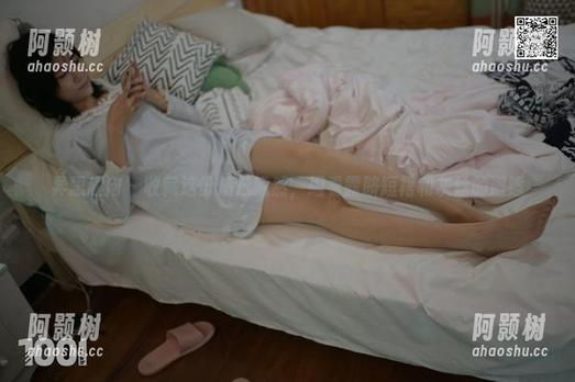 异思趣向 - 收藏这份精选曦然，细看露脐短裙和灰丝的邂逅-阿颢树