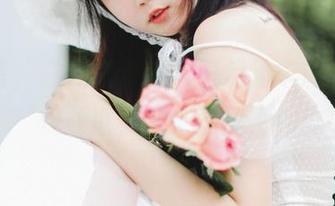没听错，“是依酱呀”三月的丰满图包免费领取，快来刷屏吧！
