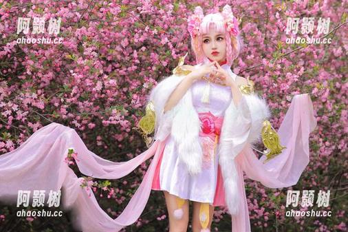 假装正经看桃暖酱的雷姆写真集，资源勇敢分享！-阿颢树