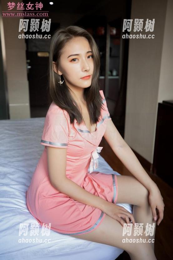 梦丝女神 - 最新照片里，晓晓的礼服像极了童话里的角色，让我一时间恍惚了…-阿颢树