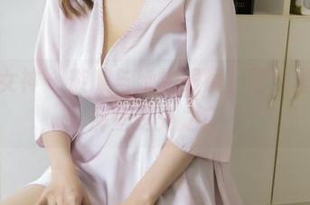 梦丝女神 - 璇璇与她的眼镜，图包里藏的那些弦外之音