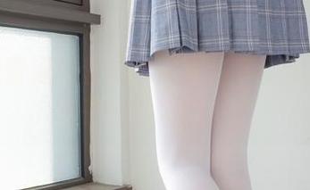 这不是普通的套图，这是森萝财团的白丝格子裙引发的反应