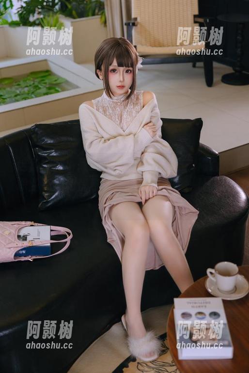 这套樱井小莜的高清口罩护士图，简直把职业气息和优雅结合得太到位了，让人心生好感。-阿颢树