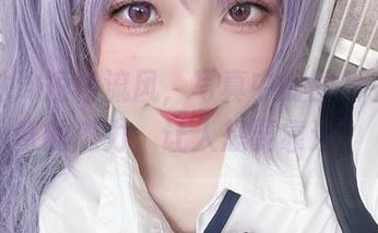 炸酱沐沐短裙流风，写真中的图片有种神奇的魔力，让人想要靠近。