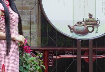 爱蜜社 - 在线图片作见证，张思允的油亮程度堪称“闪光”了