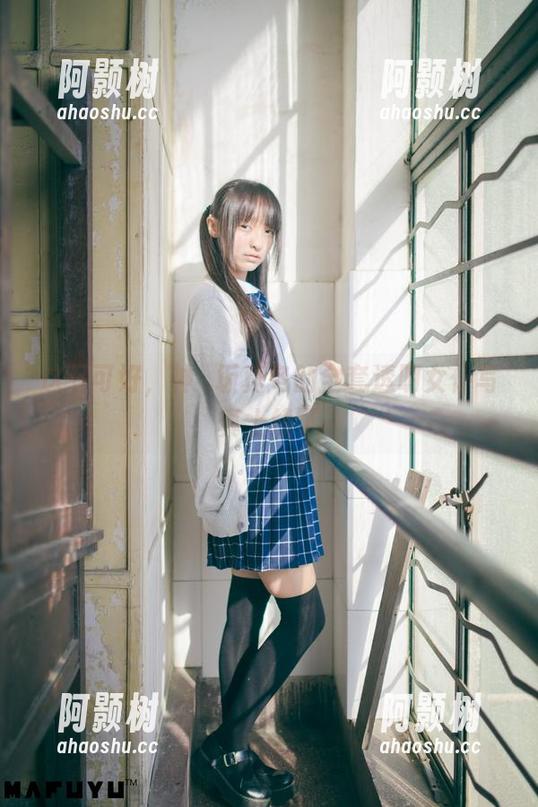 这下可好，神楽坂真冬的全套透明女仆写真上线了-阿颢树