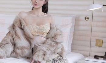 秀人网 - 存货不足了，妲己Toxic办公室写真图集补货，请抓紧时间抢。