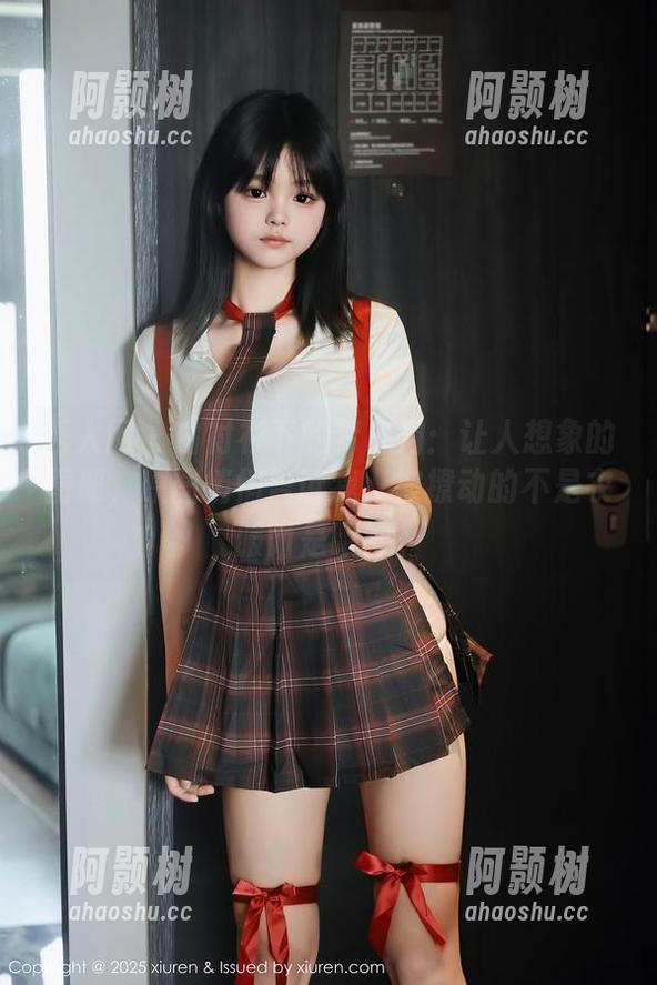 秀人网 - 白衬衫下的梦心月：让人想象的图册，原图悄悄告诉我，被撩动的不是衣服而是眼神。-阿颢树