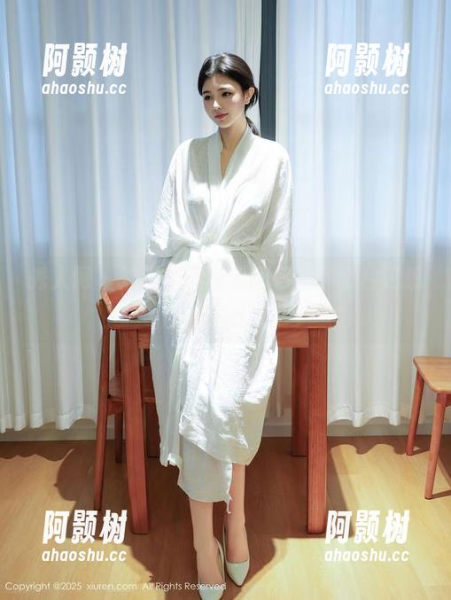 秀人网 - 油田溪溪校服回归，看图片更想怀念！-阿颢树