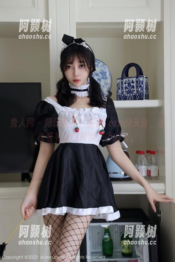 秀人网 - 精选图片:软软roro的天台,看着看着就想同步天上的云。-阿颢树 秀人网 - 精选图片:软软roro的天台,看着看着就想同步天上的云。-阿颢树
