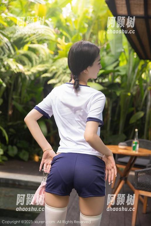 秀人网 - 风景尤美的黑丝图集，下载后保证你也惊呆了…瞅瞅这腿！-阿颢树