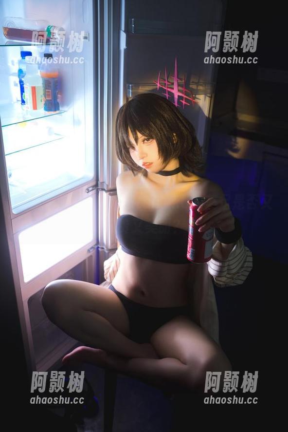新图集曝光，纸悦Etsu_ko的美足是否又昂贵又美丽？-阿颢树