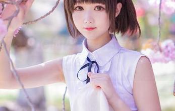 在羽天shine的内衣写真集里，话题分享失控了吧！