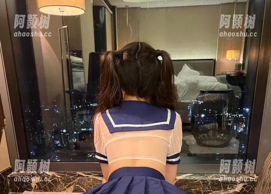 微密圈 - 原图也不错，艾拉·isla的自拍让我不自觉皱眉思考……还真有特色-阿颢树
