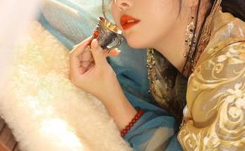 最新“苏嫣qvq教室”系列，教你如何优雅地在凳子上翻身！