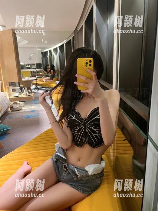 微密圈 - 办公桌的小冒险：葛征带来了不同寻常的美图和套图，这身衣服真不赖哦！-阿颢树