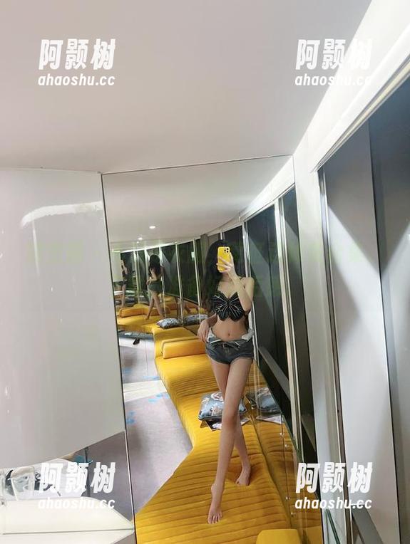 微密圈 - 不只是衣服，葛征连体衣合集，下载前准备好观后感。-阿颢树