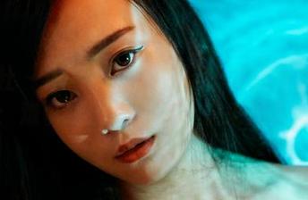 蜜桃社 - 伊素妍的高跟鞋狂欢派对在原图里：难以捉摸的图册，快来加入吧！