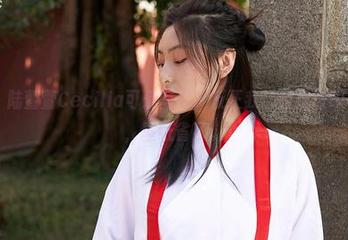 蜜桃社 - 陆萱萱Cecilia可爱写真，反正我已经把它印在脑海里，壁纸省了。