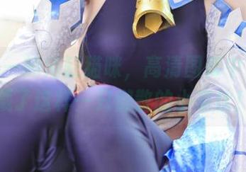 里见年一的浴缸猫咪，高清图库中竟然隐藏了这样一只懒散的小家伙！