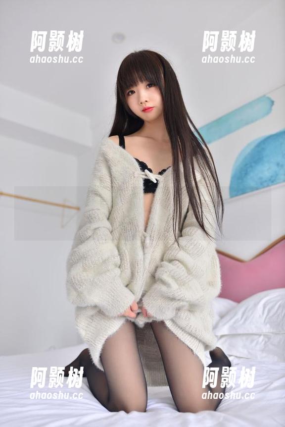 胸怀大志？雪琪SAMA在线：在车内搞搞写真也能成为‘网红’！-阿颢树